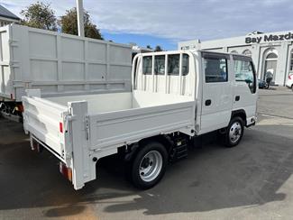 2018 Isuzu ELF - Thumbnail